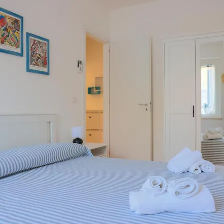 Apartment La Terrazza Sull'isola Modern With Sea View